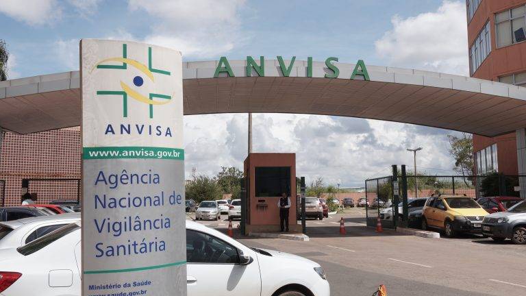 Anvisa e financiadores de publicidade do Médicos pela Vida são alvos do MPF por danos à saúde